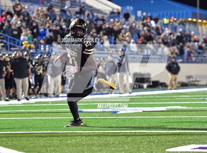 Thumbnail 3 in Buffalo vs. Rogers (UIL 3A D2 Regional Semifinals) photogallery.