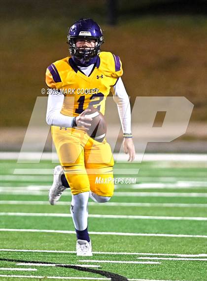Thumbnail 1 in Buffalo vs. Rogers (UIL 3A D2 Regional Semifinals) photogallery.