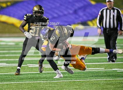 Thumbnail 3 in Buffalo vs. Rogers (UIL 3A D2 Regional Semifinals) photogallery.