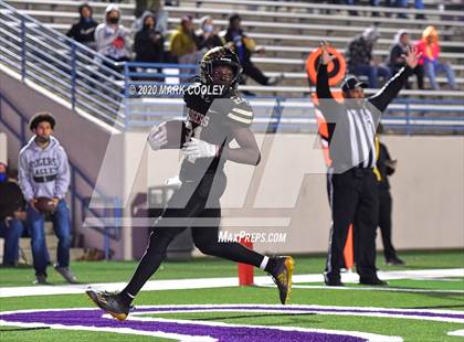 Thumbnail 1 in Buffalo vs. Rogers (UIL 3A D2 Regional Semifinals) photogallery.