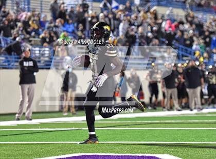 Thumbnail 3 in Buffalo vs. Rogers (UIL 3A D2 Regional Semifinals) photogallery.
