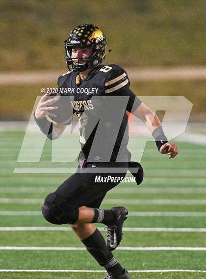 Thumbnail 2 in Buffalo vs. Rogers (UIL 3A D2 Regional Semifinals) photogallery.