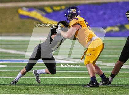 Thumbnail 3 in Buffalo vs. Rogers (UIL 3A D2 Regional Semifinals) photogallery.