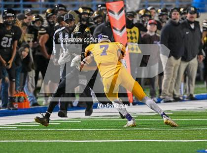 Thumbnail 1 in Buffalo vs. Rogers (UIL 3A D2 Regional Semifinals) photogallery.