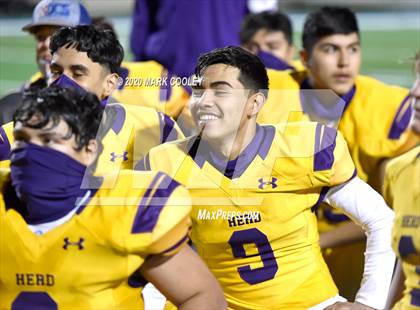 Thumbnail 3 in Buffalo vs. Rogers (UIL 3A D2 Regional Semifinals) photogallery.