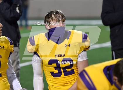 Thumbnail 3 in Buffalo vs. Rogers (UIL 3A D2 Regional Semifinals) photogallery.