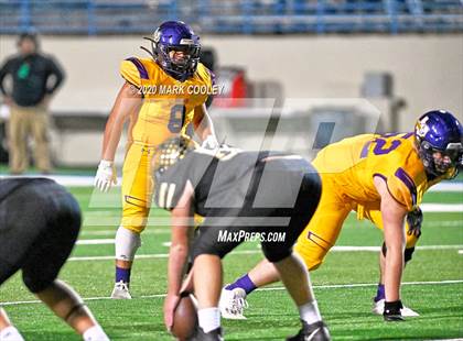 Thumbnail 3 in Buffalo vs. Rogers (UIL 3A D2 Regional Semifinals) photogallery.