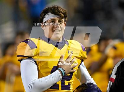 Thumbnail 3 in Buffalo vs. Rogers (UIL 3A D2 Regional Semifinals) photogallery.