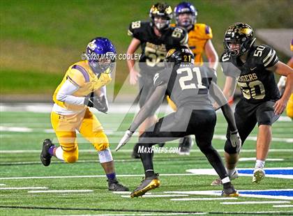 Thumbnail 1 in Buffalo vs. Rogers (UIL 3A D2 Regional Semifinals) photogallery.