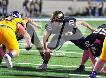Thumbnail 3 in Buffalo vs. Rogers (UIL 3A D2 Regional Semifinals) photogallery.