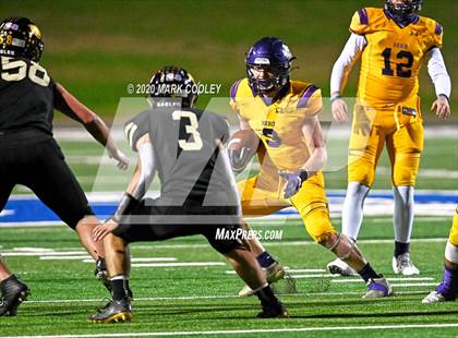 Thumbnail 2 in Buffalo vs. Rogers (UIL 3A D2 Regional Semifinals) photogallery.