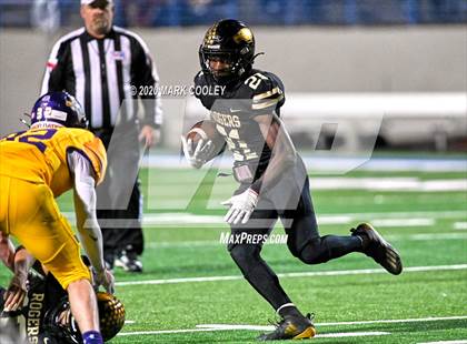 Thumbnail 2 in Buffalo vs. Rogers (UIL 3A D2 Regional Semifinals) photogallery.