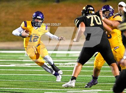 Thumbnail 3 in Buffalo vs. Rogers (UIL 3A D2 Regional Semifinals) photogallery.