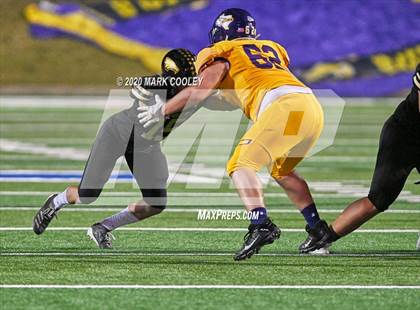 Thumbnail 2 in Buffalo vs. Rogers (UIL 3A D2 Regional Semifinals) photogallery.