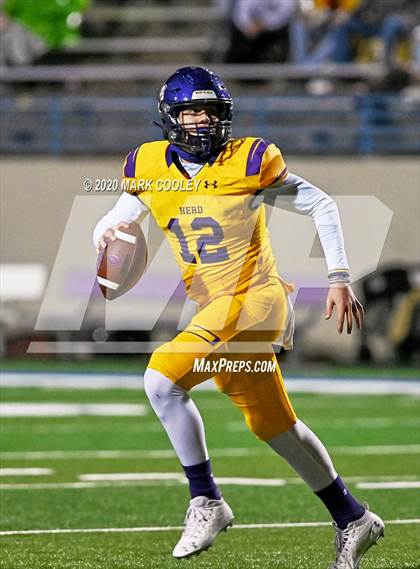 Thumbnail 1 in Buffalo vs. Rogers (UIL 3A D2 Regional Semifinals) photogallery.