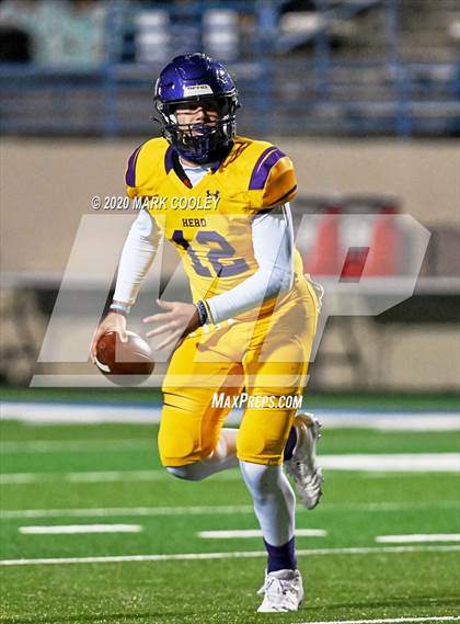 Thumbnail 1 in Buffalo vs. Rogers (UIL 3A D2 Regional Semifinals) photogallery.