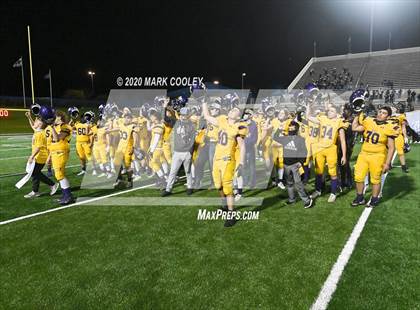 Thumbnail 2 in Buffalo vs. Rogers (UIL 3A D2 Regional Semifinals) photogallery.