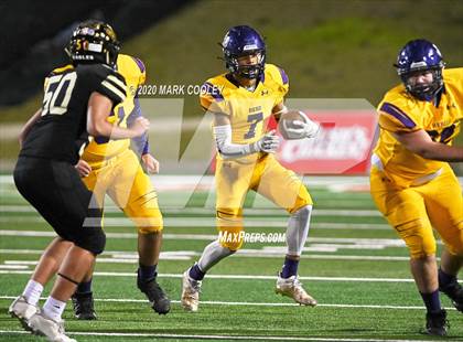 Thumbnail 2 in Buffalo vs. Rogers (UIL 3A D2 Regional Semifinals) photogallery.