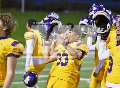 Thumbnail 3 in Buffalo vs. Rogers (UIL 3A D2 Regional Semifinals) photogallery.
