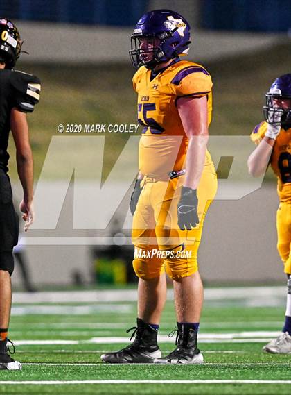 Thumbnail 3 in Buffalo vs. Rogers (UIL 3A D2 Regional Semifinals) photogallery.