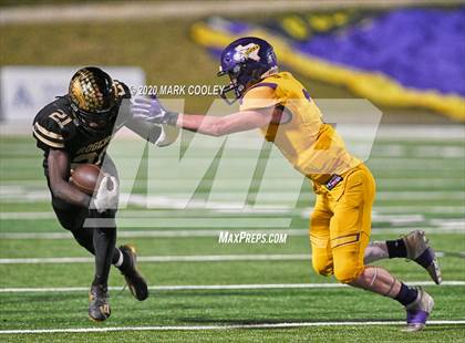 Thumbnail 3 in Buffalo vs. Rogers (UIL 3A D2 Regional Semifinals) photogallery.
