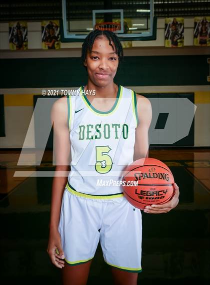 Thumbnail 2 in DeSoto (Preseason Photo Shoot) photogallery.