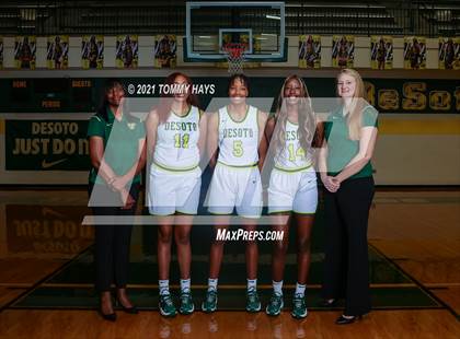 Thumbnail 1 in DeSoto (Preseason Photo Shoot) photogallery.