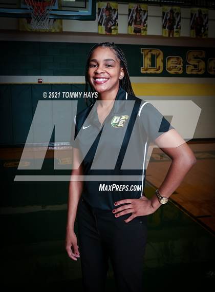 Thumbnail 2 in DeSoto (Preseason Photo Shoot) photogallery.