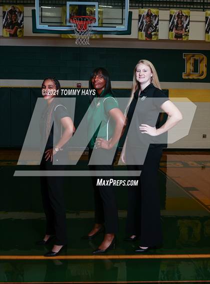Thumbnail 1 in DeSoto (Preseason Photo Shoot) photogallery.