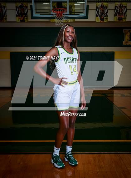 Thumbnail 3 in DeSoto (Preseason Photo Shoot) photogallery.