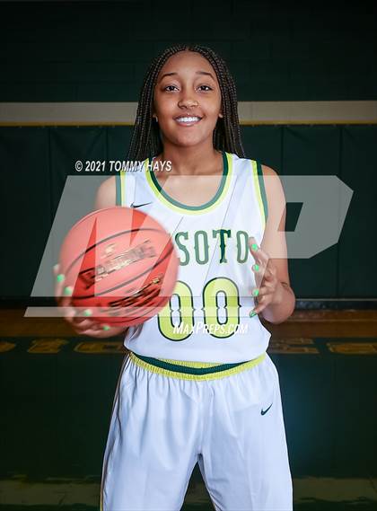 Thumbnail 1 in DeSoto (Preseason Photo Shoot) photogallery.