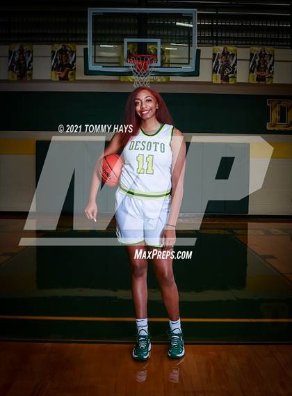 Thumbnail 2 in DeSoto (Preseason Photo Shoot) photogallery.