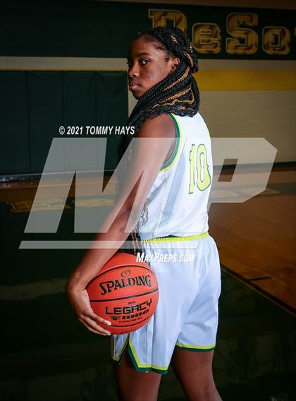 Thumbnail 2 in DeSoto (Preseason Photo Shoot) photogallery.