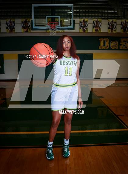 Thumbnail 1 in DeSoto (Preseason Photo Shoot) photogallery.