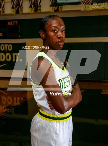 Thumbnail 2 in DeSoto (Preseason Photo Shoot) photogallery.