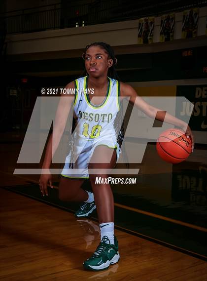 Thumbnail 2 in DeSoto (Preseason Photo Shoot) photogallery.
