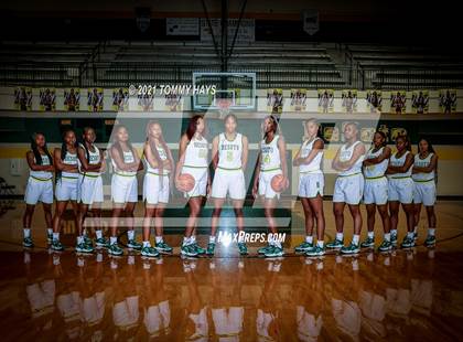 Thumbnail 3 in DeSoto (Preseason Photo Shoot) photogallery.