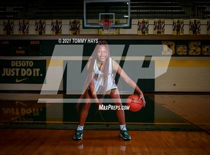 Thumbnail 2 in DeSoto (Preseason Photo Shoot) photogallery.