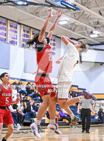 Thumbnail 2 in Reading @ Muhlenberg photogallery.
