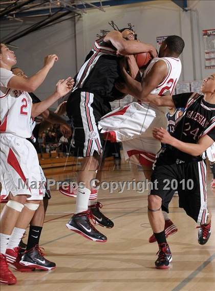 Thumbnail 2 in Salesian vs. St. Mary's (CIF NorCal D4 Final) photogallery.