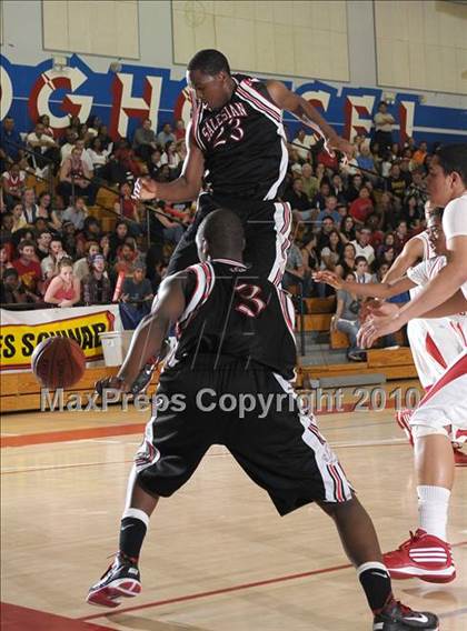 Thumbnail 3 in Salesian vs. St. Mary's (CIF NorCal D4 Final) photogallery.