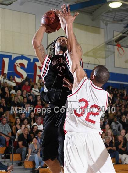 Thumbnail 1 in Salesian vs. St. Mary's (CIF NorCal D4 Final) photogallery.