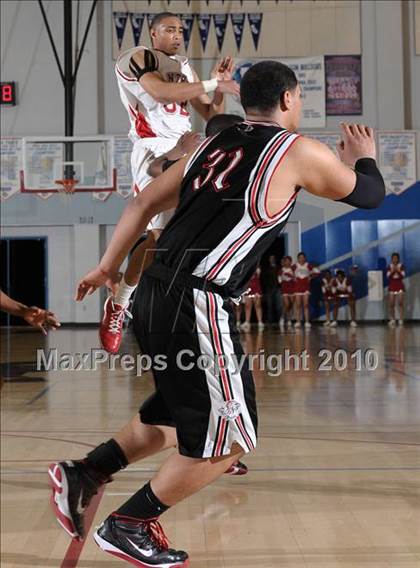Thumbnail 2 in Salesian vs. St. Mary's (CIF NorCal D4 Final) photogallery.