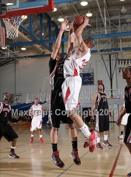 Thumbnail 2 in Salesian vs. St. Mary's (CIF NorCal D4 Final) photogallery.