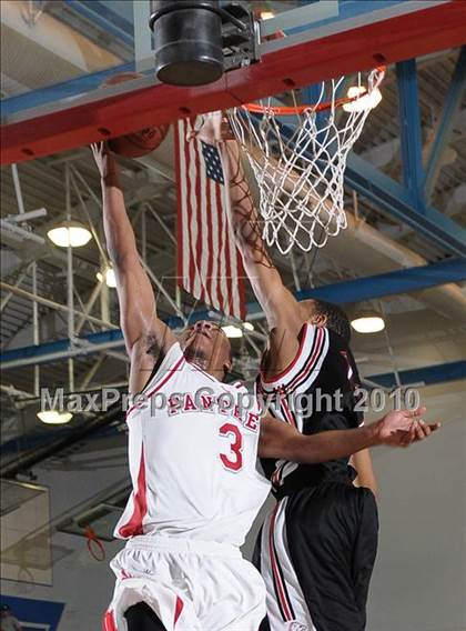 Thumbnail 2 in Salesian vs. St. Mary's (CIF NorCal D4 Final) photogallery.