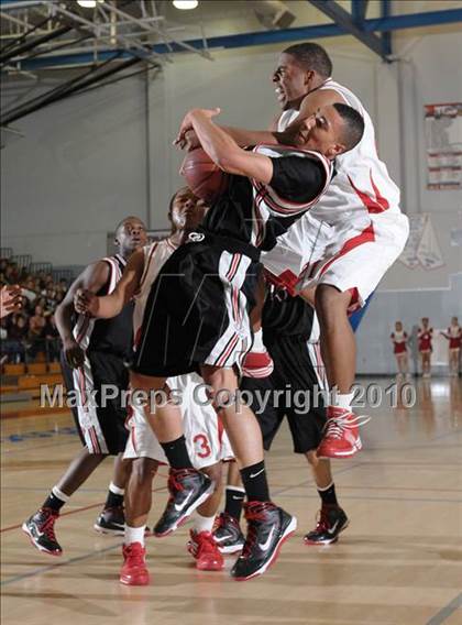 Thumbnail 3 in Salesian vs. St. Mary's (CIF NorCal D4 Final) photogallery.
