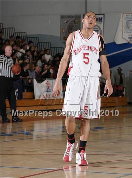 Thumbnail 3 in Salesian vs. St. Mary's (CIF NorCal D4 Final) photogallery.