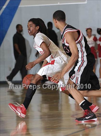 Thumbnail 2 in Salesian vs. St. Mary's (CIF NorCal D4 Final) photogallery.