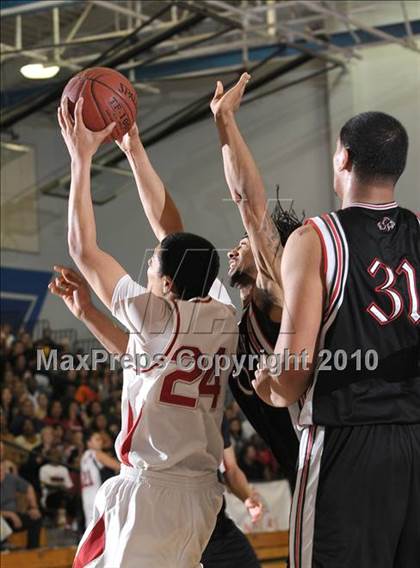 Thumbnail 2 in Salesian vs. St. Mary's (CIF NorCal D4 Final) photogallery.