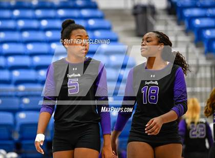 Thumbnail 2 in Bentonville vs. Fayetteville (AAA 7A 3rd Round Playoff) photogallery.